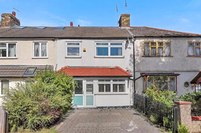 3 Bedroom Terraced House For Sale In Tunnel Avenue, London, SE10