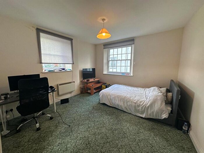 1 Bedroom Flat To Rent In Bridge Street, Bideford, EX39