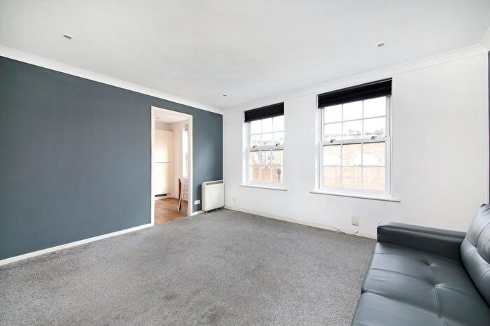1 Bedroom Flat For Sale In Vicarage Crescent, Battersea Park, SW11