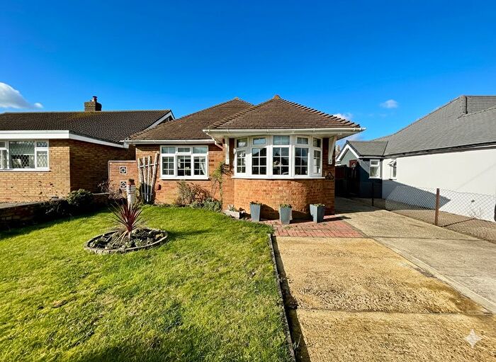 2 Bedroom Detached House For Sale In Sibley Close, Luton, Bedfordshire, LU2