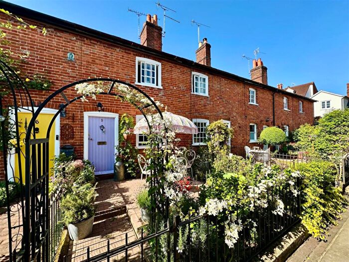 1 Bedroom Cottage For Sale In Lowndes Buildings, Castle Street, Farnham, GU9
