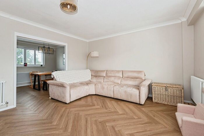 2 Bedroom Maisonette For Sale In Wyecliffe Gardens, Merstham, Redhill, Surrey, RH1