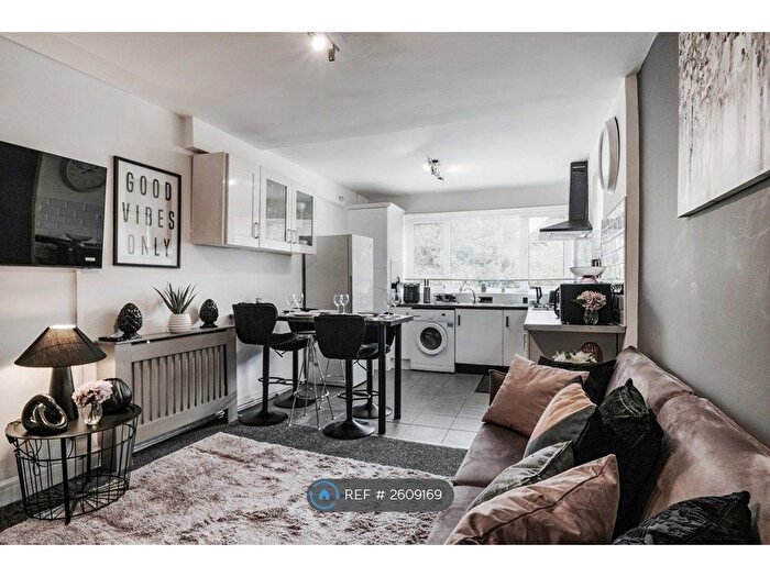 4 Bedroom Maisonette To Rent In Athlone Road, London, SW2