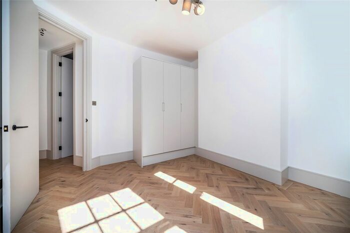 3 Bedroom Flat To Rent In Winsford House, Luxborough Street, London, W1U