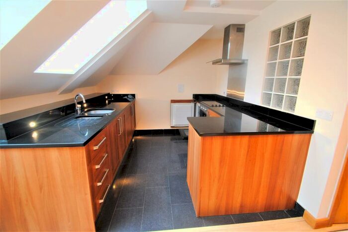 2 Bedroom Flat To Rent In Wimborne Road, BH3