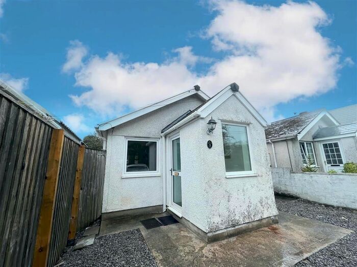 2 Bedroom Bungalow To Rent In Miles Lane, Murton, Swansea, SA3