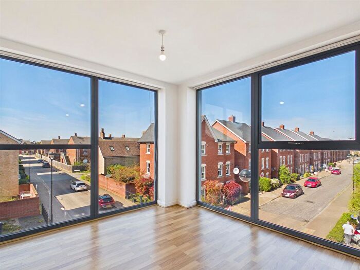 2 Bedroom Flat For Sale In Cavalry Road, Colchester, CO2