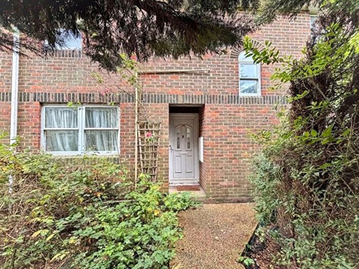 4 Bedroom End Of Terrace House For Sale In Orion Way, Willesborough, TN24