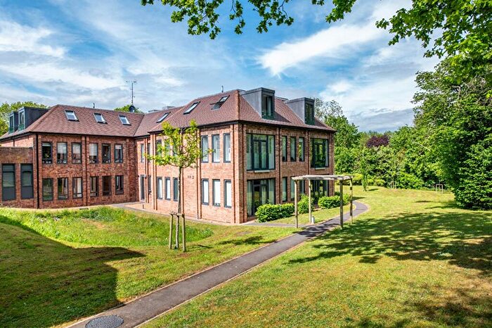 1 Bedroom Apartment For Sale In Manor Gardens, New Ash Green, DA3