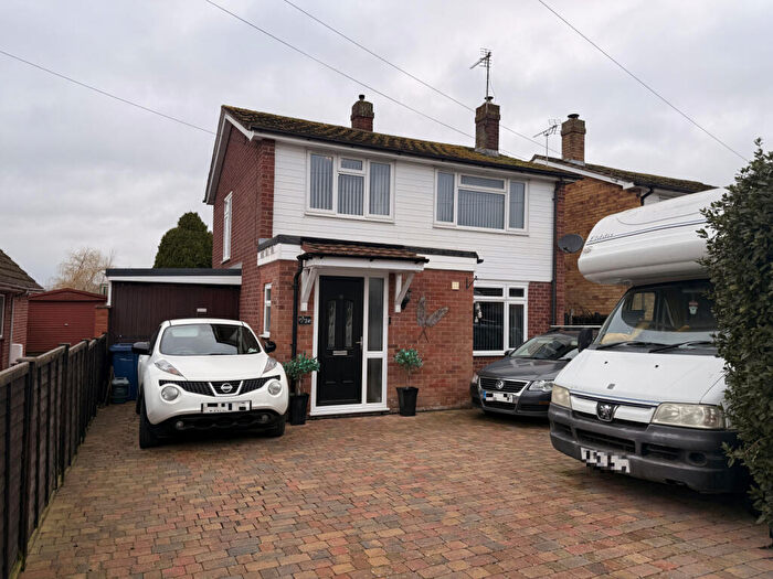 3 Bedroom Detached House For Sale In Rosefield Crescent, Newtown, Tewkesbury, GL20