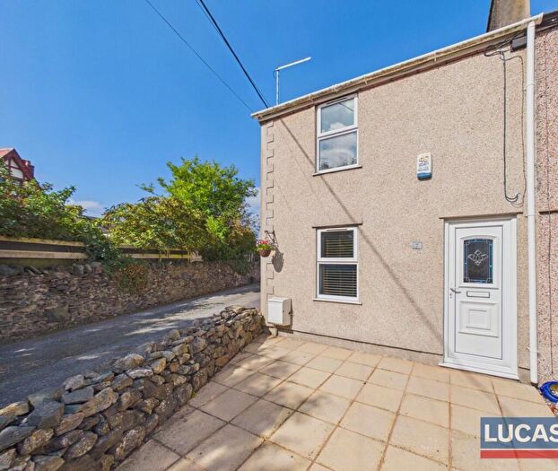 3 Bedroom End Of Terrace House For Sale In Ffordd Penmynydd, Llanfairpwllgwyngyll, LL61