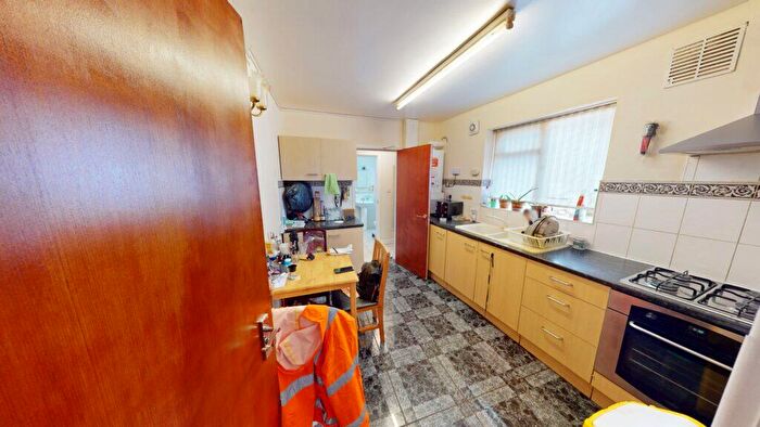 1 Bedroom Flat To Rent In C Bristol Road, Selly Oak, B29