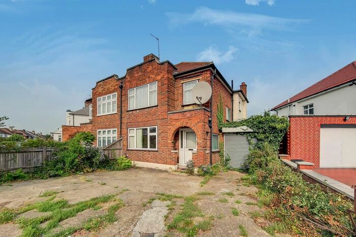 3 Bedroom Semi-Detached House To Rent In Preston Hill, Harrow, HA3