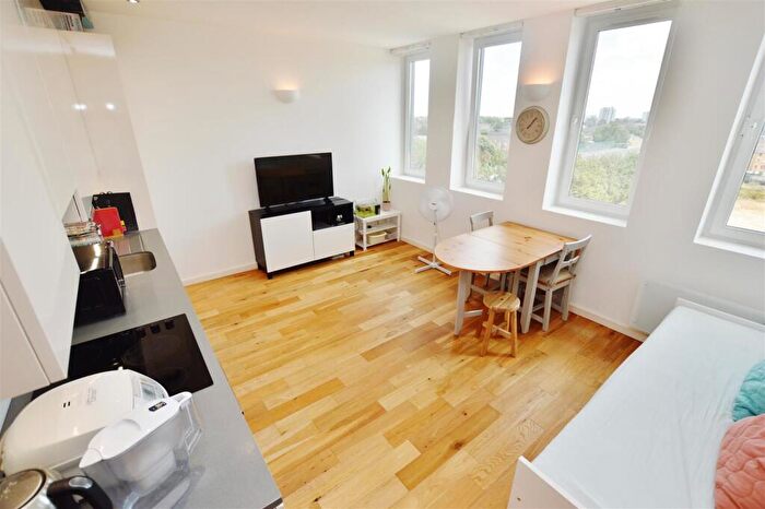 1 Bedroom Flat To Rent In Canning Road, London, E15