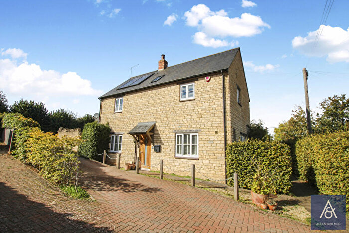 3 Bedroom Detached House For Sale In Broad Street, Syresham, Brackley, NN13