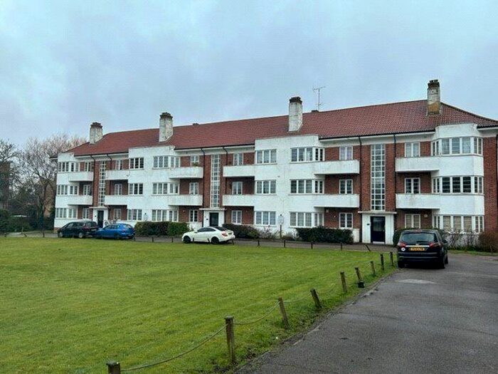 2 Bedroom Flat To Rent In Deacons Hill Road, Elstree, Borehamwood, Hertfordshire, WD6