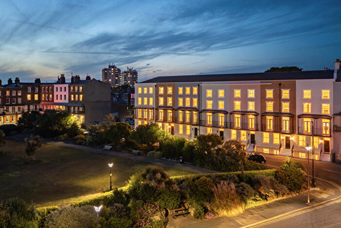 1 Bedroom Flat To Rent In Albion Place, Ramsgate, CT11