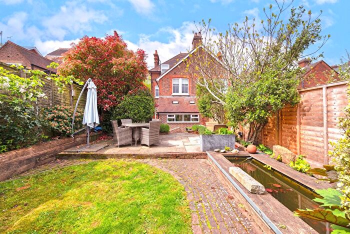 5 Bedroom Semi-Detached House For Sale In Quarry Hill Road, Tonbridge, TN9