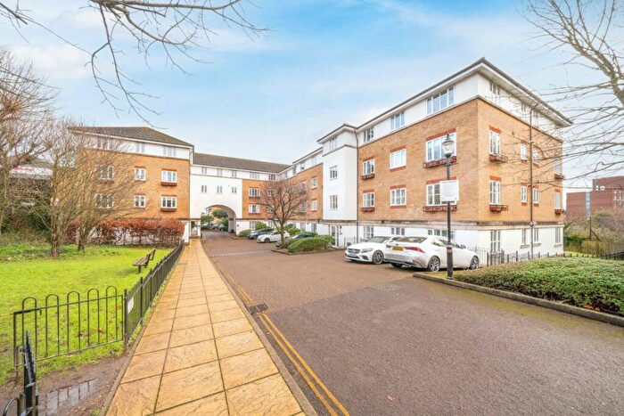 2 Bedroom Flat To Rent In Goddard Place, Goddard Place, N19