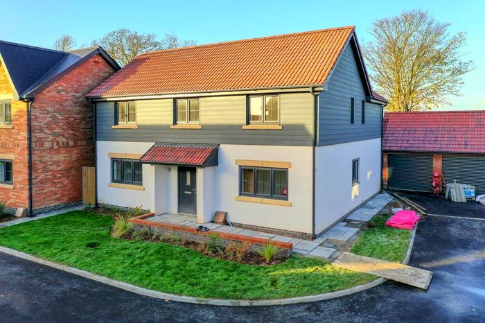 4 Bedroom Detached House For Sale In New Manor Court, Berrow, Burnham-On-Sea, TA8