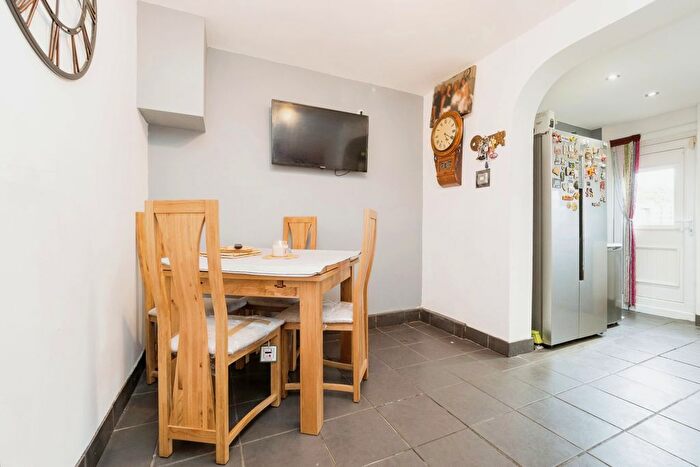 3 Bedroom Terraced House For Sale In Croppath Road, Dagenham, RM10