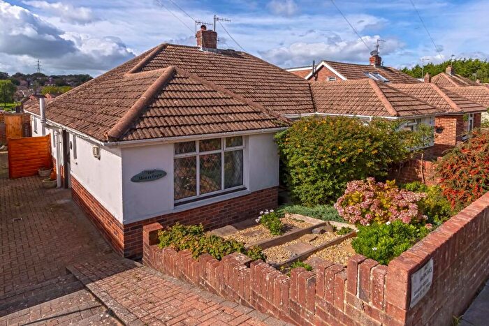 2 Bedroom Bungalow For Sale In Southdown Road, Portslade, Brighton, BN41