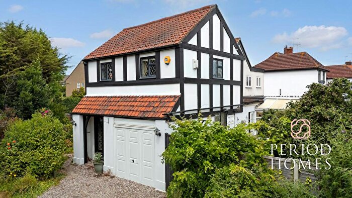 4 Bedroom Semi-Detached House For Sale In Front Lane, Upminster, RM14