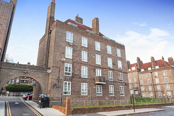3 Bedroom Flat For Sale In Ledbury House, East Dulwich Estate, London, SE22
