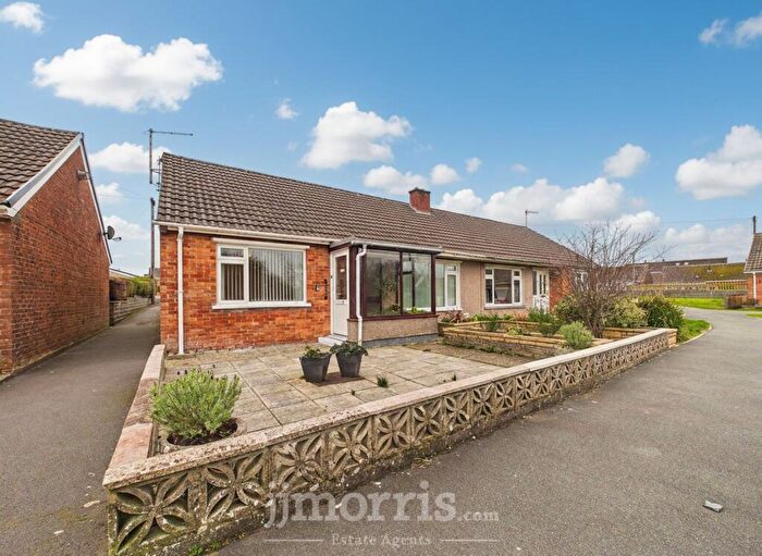 2 Bedroom Semi-Detached Bungalow For Sale In Rhyd-Y-Felin, Cardigan, SA43