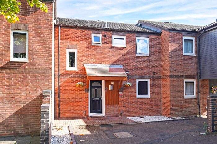 5 Bedroom Terraced House For Sale In Cross Hedge Close, Leicester, Leicestershire, LE4