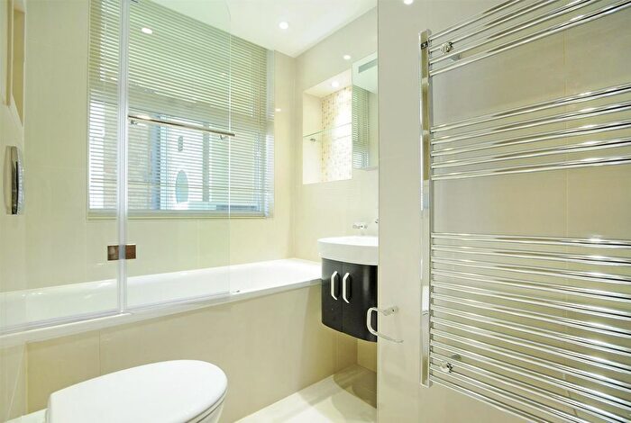 3 Bedroom Flat To Rent In St. Johns Wood Park, London, NW8