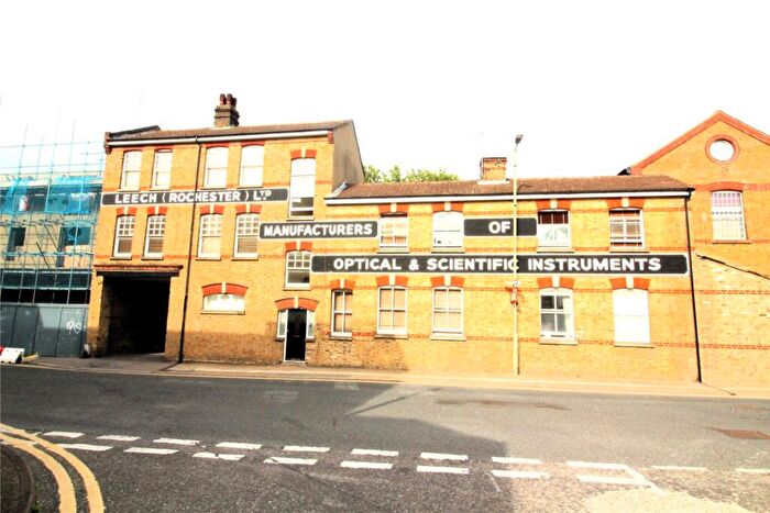 1 Bedroom Apartment To Rent In Leech Court, High Street, Rochester, Kent, ME1
