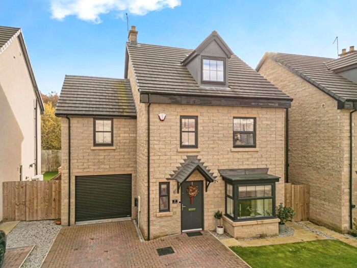 5 Bedroom Detached House For Sale In South Park Vale, Pudsey, LS28