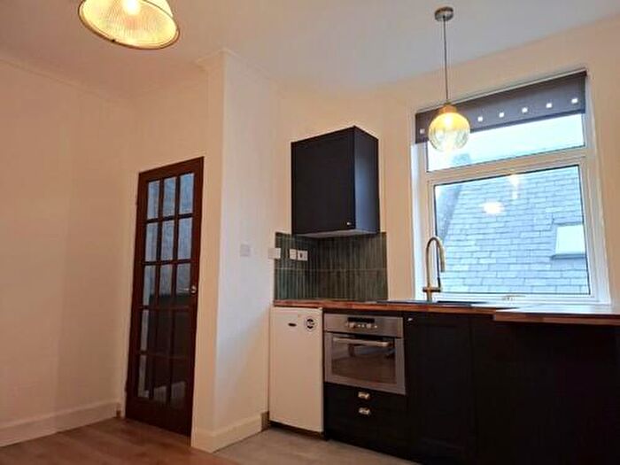 1 Bedroom Flat To Rent In West Main Street, Uphall, EH52
