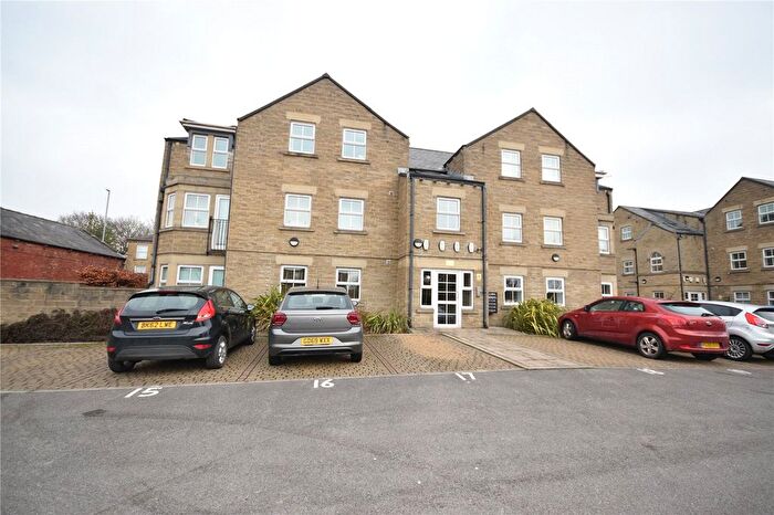 2 Bedroom Flat To Rent In Manor Fold, Horsforth, Leeds, West Yorkshire, LS18