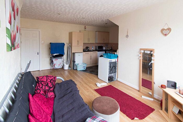 1 Bedroom Terraced House To Rent In Burley Road, Leeds, LS3