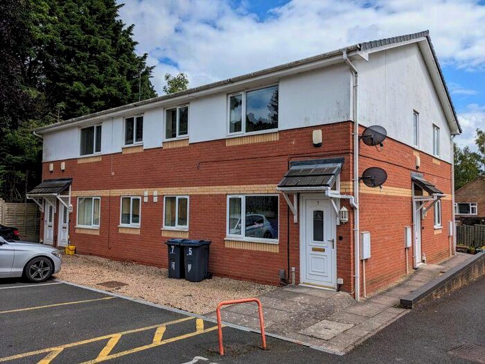 2 Bedroom Maisonette To Rent In Hawthorn Drive, Selly Oak, Birmingham, B29