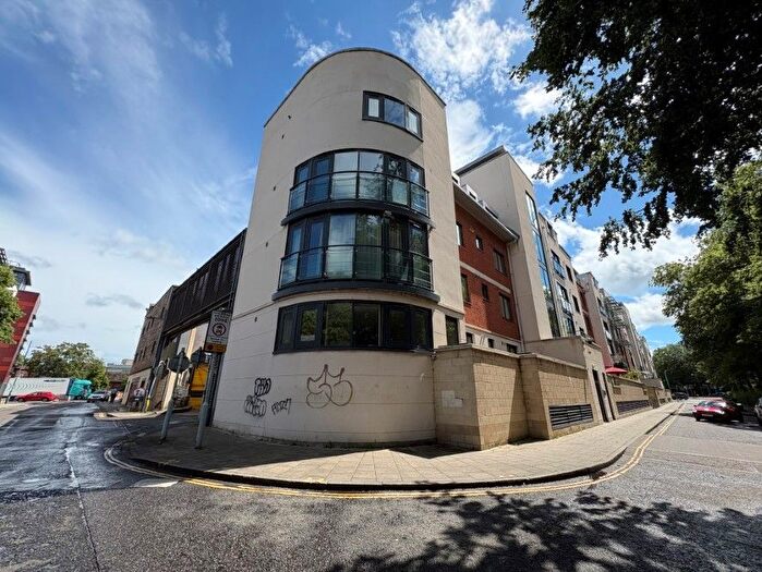 2 Bedroom Flat For Sale In Chapel Field East, Norwich, Norfolk, NR2