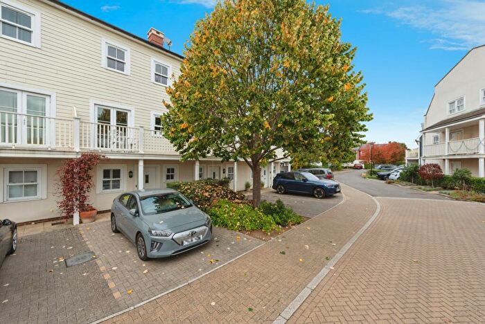 4 Bedroom House For Sale In Westmount Close, Worcester Park, KT4