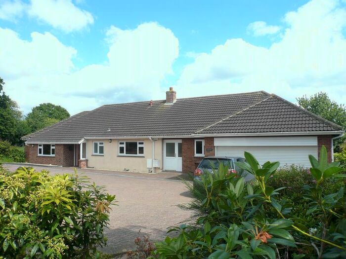 4 Bedroom Bungalow To Rent In Pound Lane, Smeeth, Ashford TN25