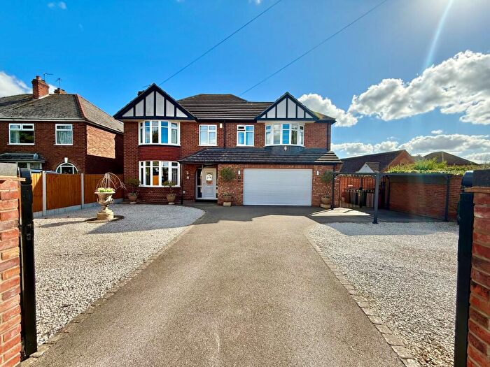 4 Bedroom Detached House For Sale In Hykeham Road, Lincoln, LN6