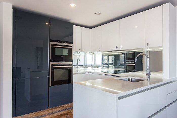 2 Bedroom Flat To Rent In Eagle Point, City Road, London, EC1V