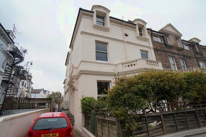 2 Bedroom Flat To Rent In Sackville Road, Hove, BN3