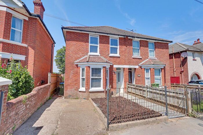 3 Bedroom Semi-Detached House For Sale In Hillside Avenue, Bitterne Park, SO18