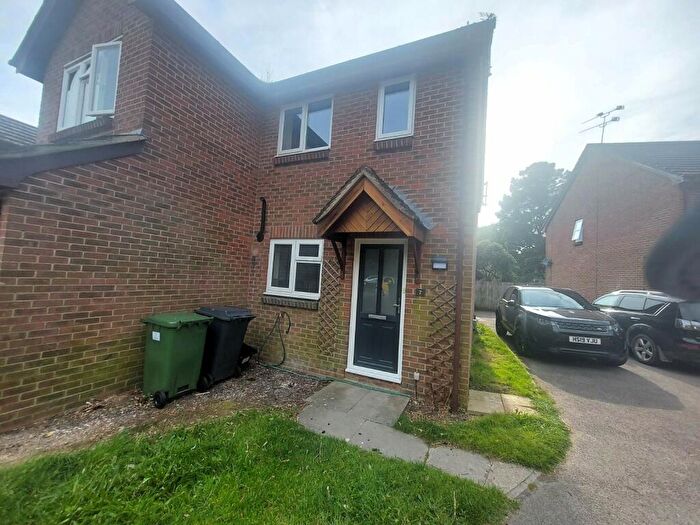 2 Bedroom End Of Terrace House To Rent In Woodrow, Waterlooville, Hampshire, PO7