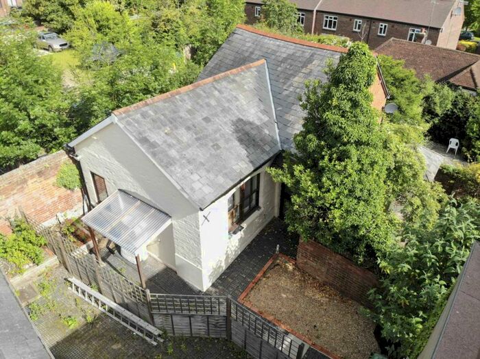 1 Bedroom Cottage To Rent In The Old Forge, Lenten Street, Alton, GU34