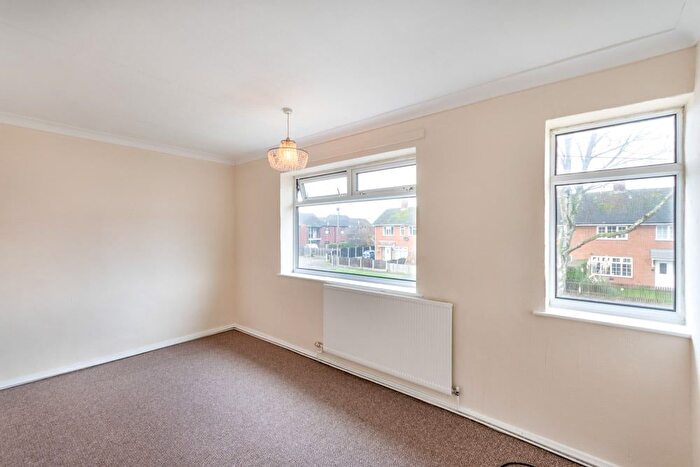2 Bedroom Flat For Sale In The Oval, Retford, DN22