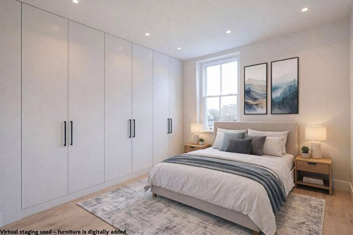 3 Bedroom Flat To Rent In Lower Sloane Street, Sloane Square, London, SW1W