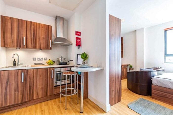 Studio To Rent In King Square, Kingsdown, Bristol, BS2 - Photo 3