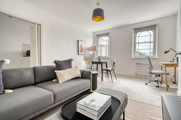 1 Bedroom Apartment To Rent In Milner Square, London, N1